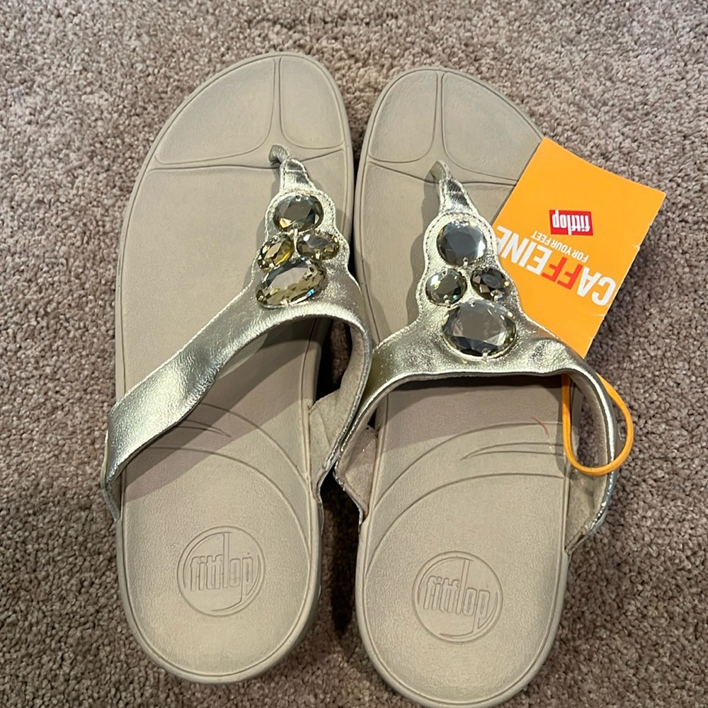 Fitflop Luneta Gold Jeweled Thong Sandals. NWT. Size 10. Wobbleboard.